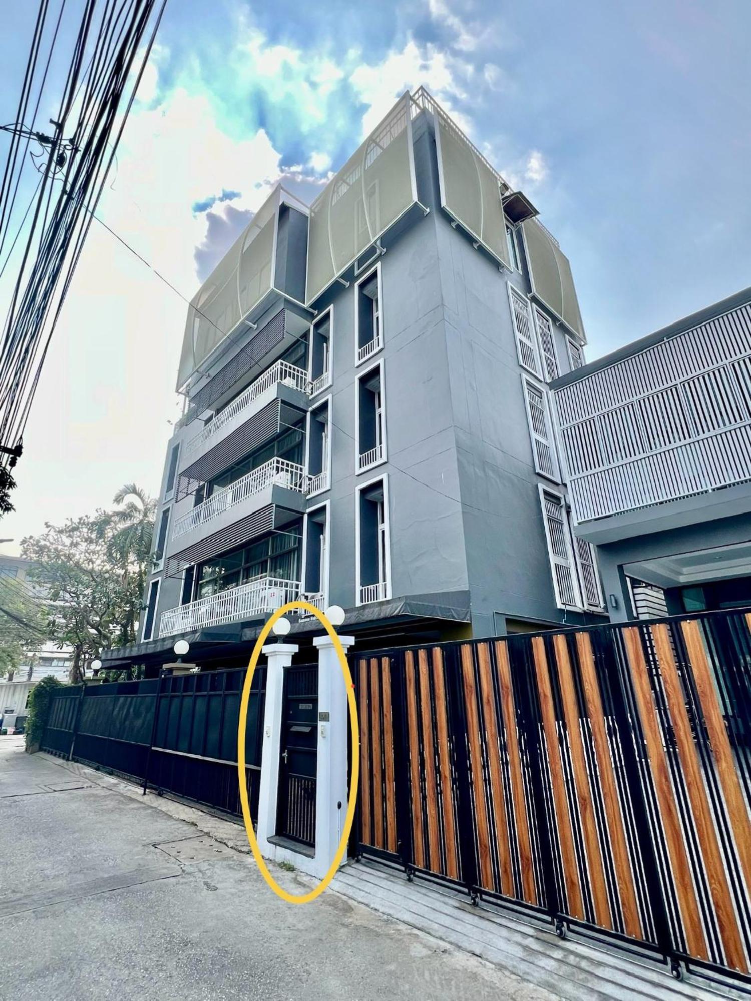 Samsen Suites Spacious 2Br Contemporary Thai Style Bangkok Exterior photo
