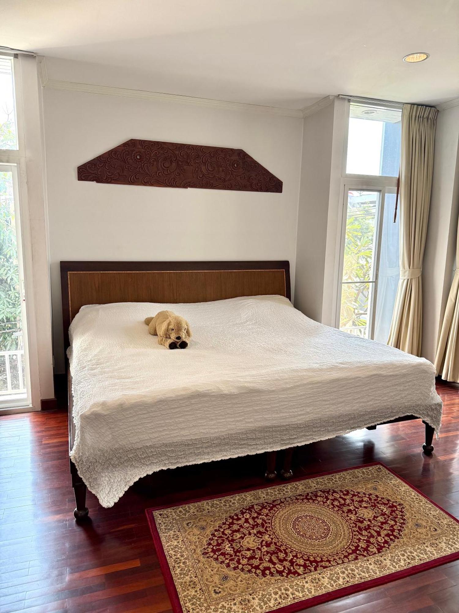 Samsen Suites Spacious 2Br Contemporary Thai Style Bangkok Exterior photo