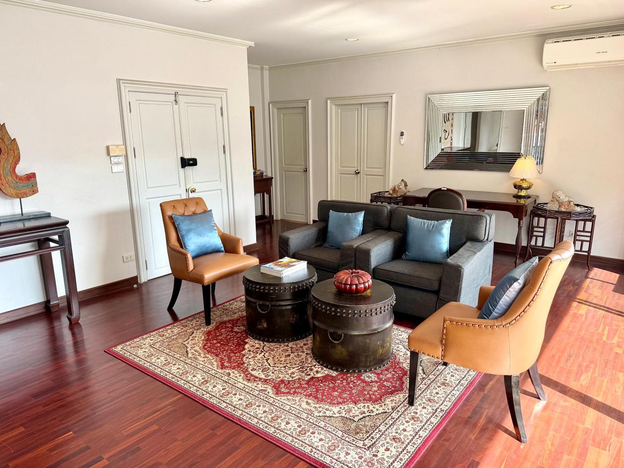 Samsen Suites Spacious 2Br Contemporary Thai Style Bangkok Exterior photo