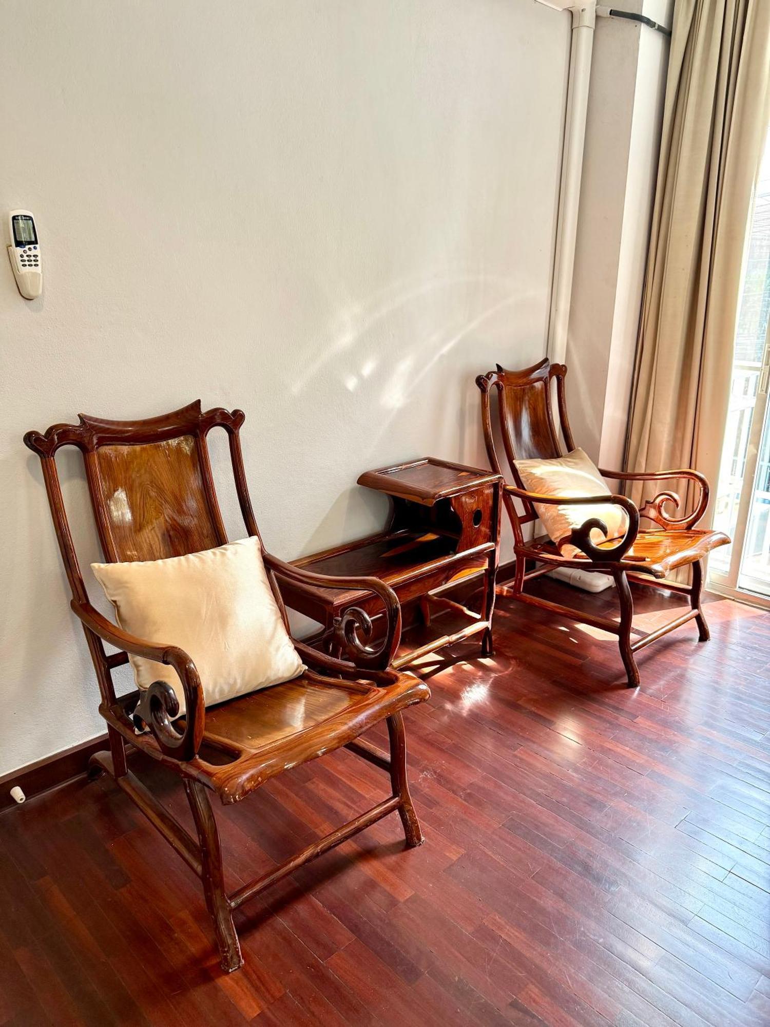 Samsen Suites Spacious 2Br Contemporary Thai Style Bangkok Exterior photo